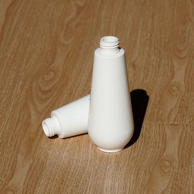 化粧品100ml 150mlのプラスチック ローションのびん白いPETGクリーム色のSkincareのびんセット