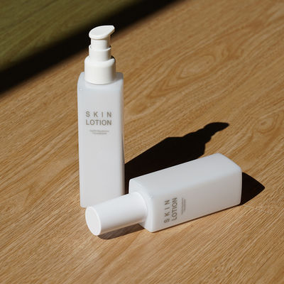 パーソナル ケアの正方形のローションのびん50ml 60ml 100ml 150ml QSの証明