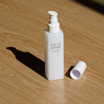 パーソナル ケアの正方形のローションのびん50ml 60ml 100ml 150ml QSの証明